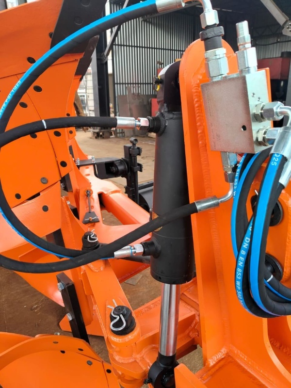 Плуг навесной оборотный 3/35 купить в Владикавказе – «БДН-АгроКубань», 3