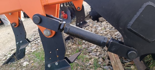 Плуг чизельный ПЧН 1,6 с планчатым катком купить в Владикавказе – «БДН-АгроКубань», 3