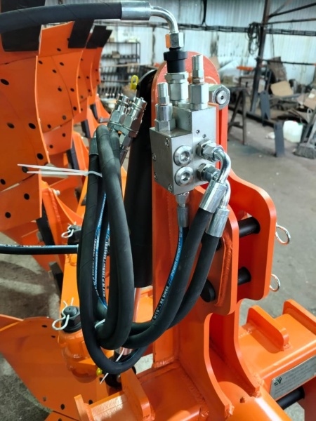 Плуг навесной оборотный 3/35+1 купить в Владикавказе – «БДН-АгроКубань», 3